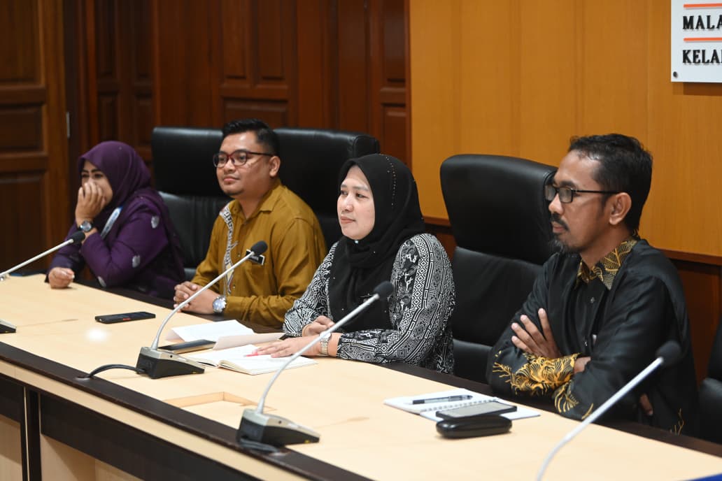 LAWATAN PENANDAARASAN EKOSISTEM KONDUSIF SEKTOR AWAM (EKSA) KOLEJ MATRIKULASI KELANTAN (KMKt) KE UNIVERSITI MALAYSIA KELANTAN (UMK)